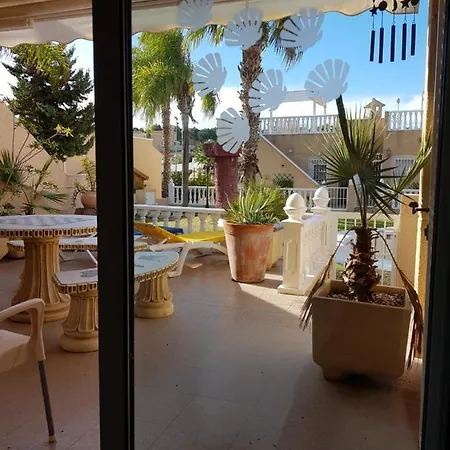 Casa Hutje * Alicante